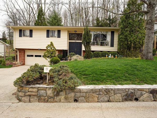 110 Stratford Place, Charleston, WV 25303