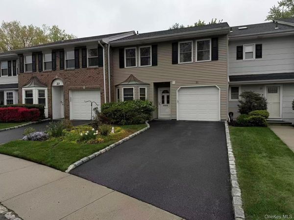 21 Manors Drive , Jericho, NY 11753