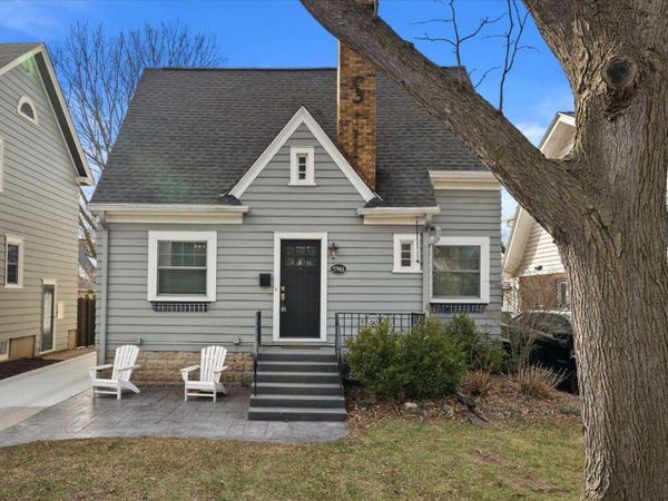 5961 Kent AVENUE, Whitefish Bay, WI 53217