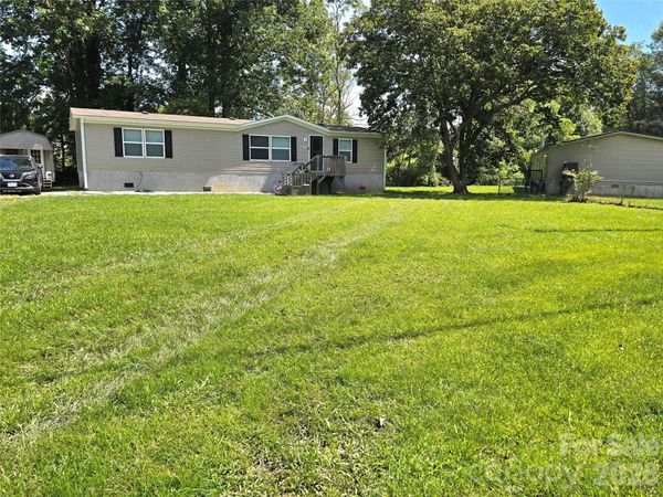 221 Turkey Pen Gap Road, Horse Shoe, NC 28742