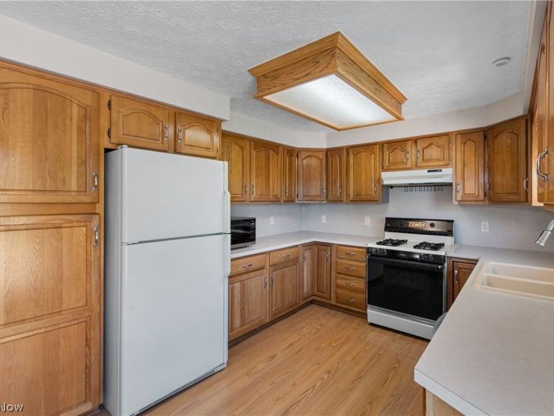 11074 Sagebrush Avenue NE, Uniontown, OH 44685 Photo 13