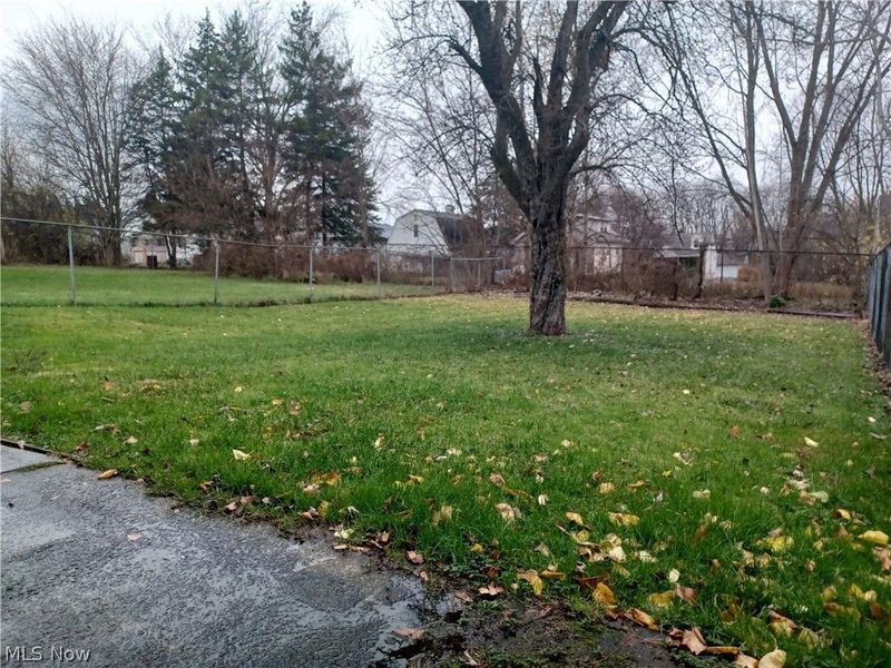 2450 Vestal Road, Youngstown, OH 44509 Photo 15