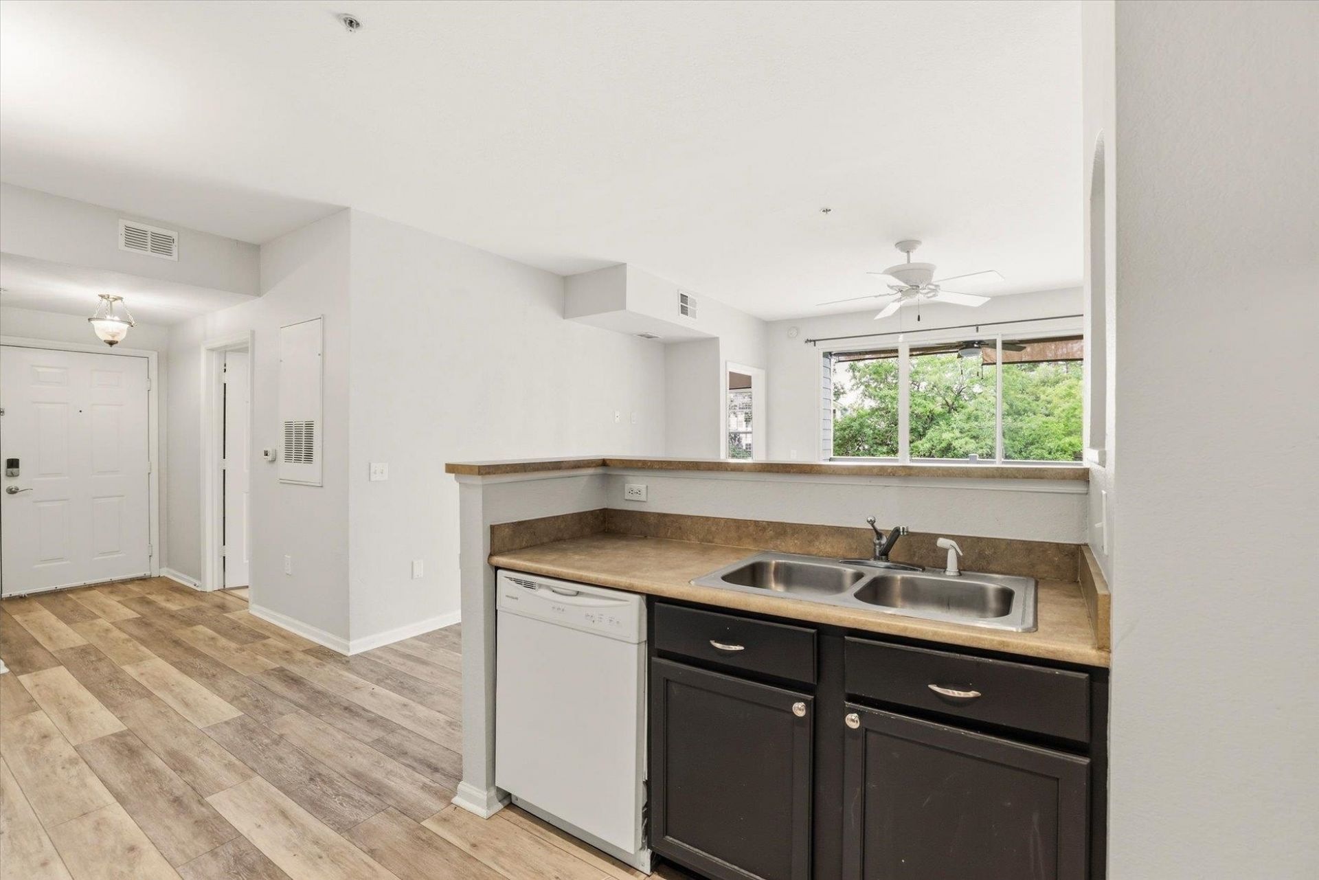 2801 Chancellorsville Drive, Unit 718, Tallahassee, FL 00000 Photo