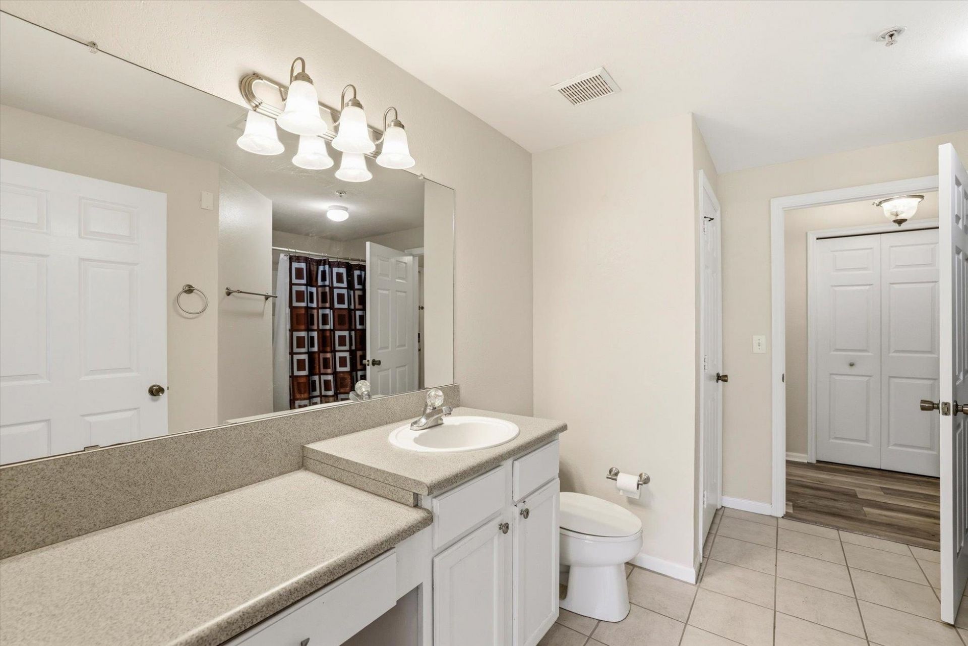 2801 Chancellorsville Drive, Unit 718, Tallahassee, FL 00000 Photo