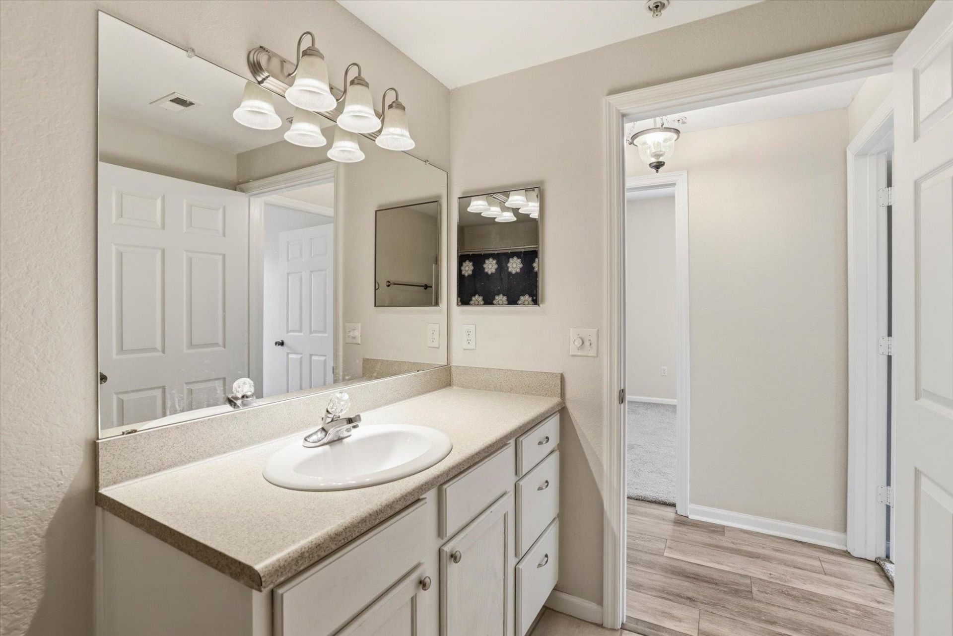 2801 Chancellorsville Drive, Unit 718, Tallahassee, FL 00000 Photo