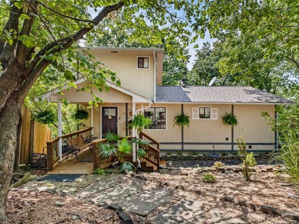 325 Ridge Road , Eureka Springs, AR 72631