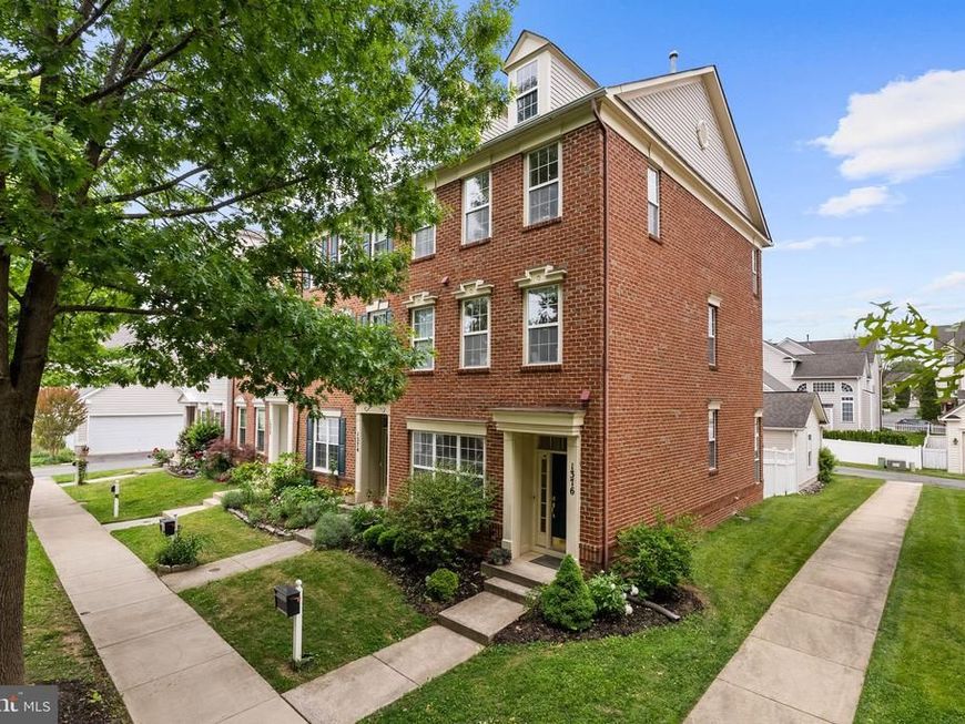 1376 Main Mews, Gaithersburg, MD 20878 Main Photo