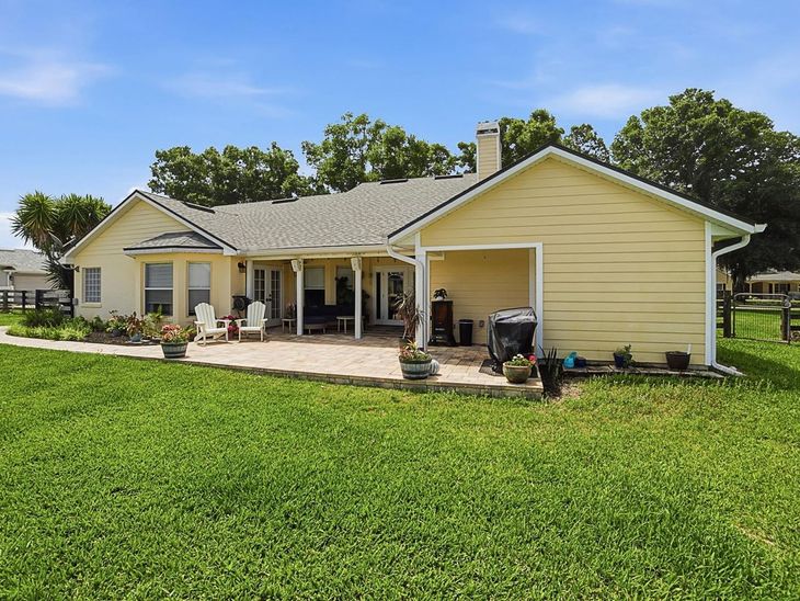 7817 Laurel View Drive, Mount Dora, FL 32757