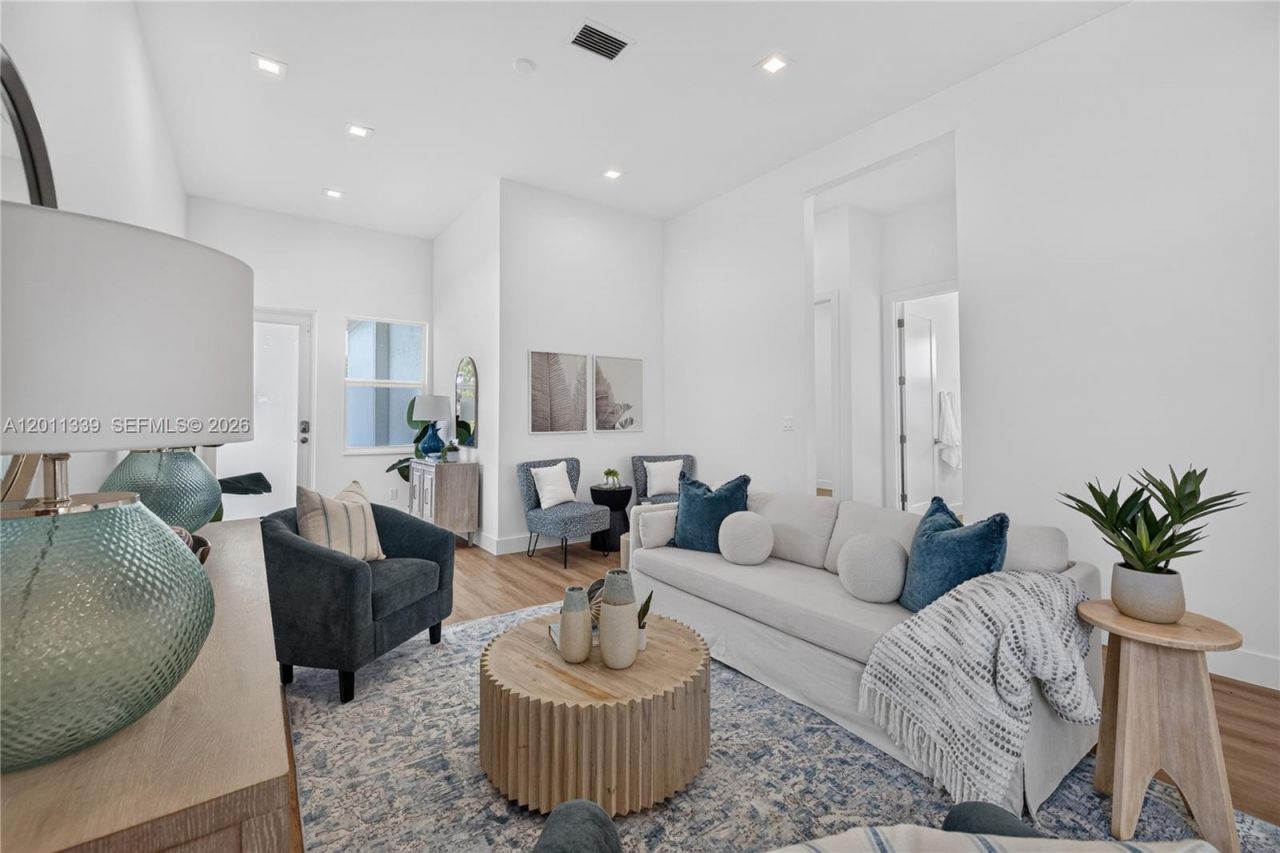 265 SE Via Sangro, Port Saint Lucie, FL 34952 Photo