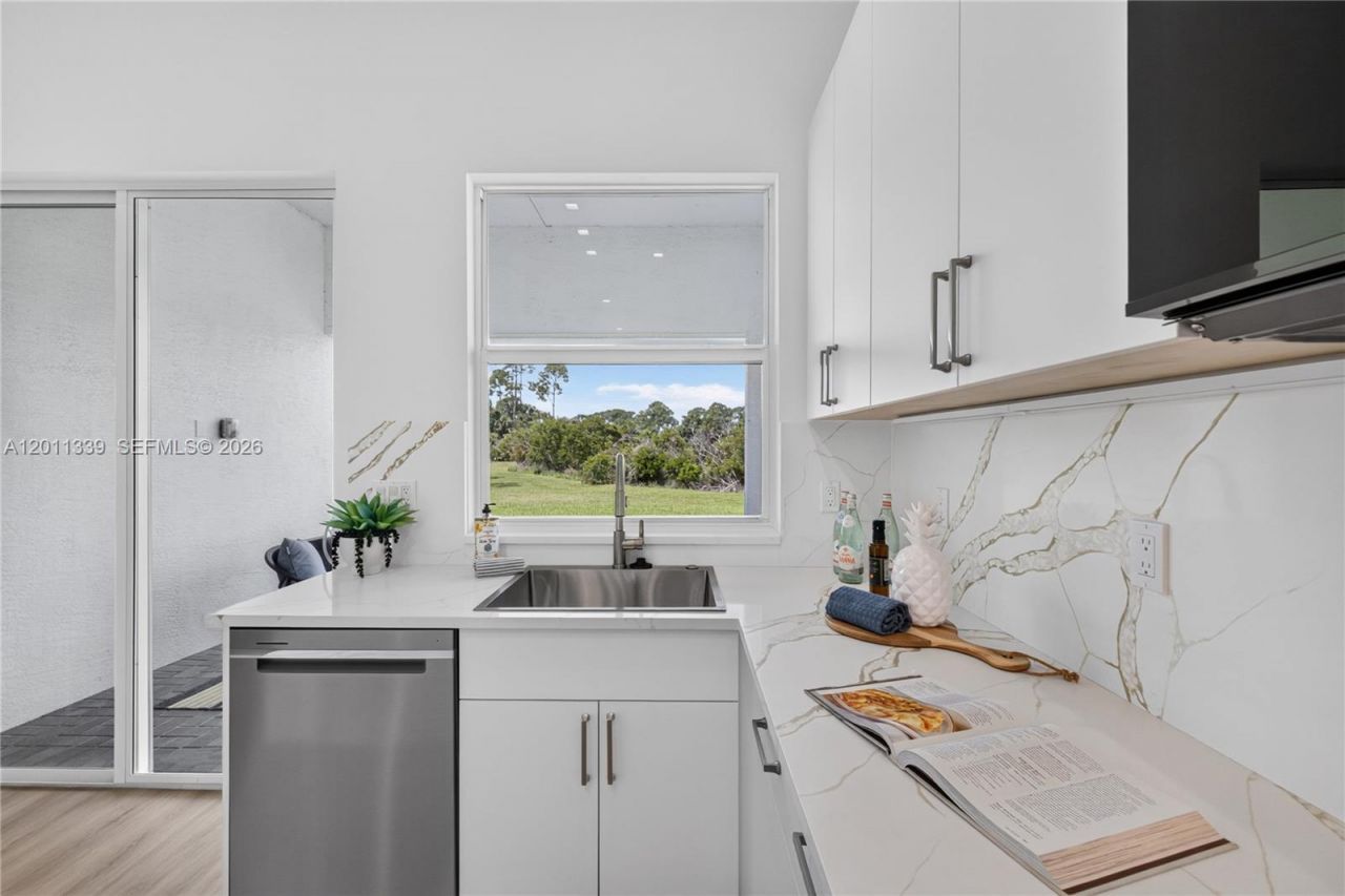 265 SE Via Sangro, Port Saint Lucie, FL 34952 Photo