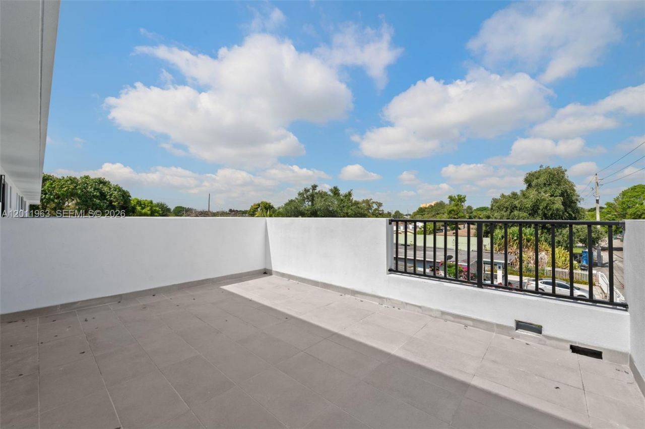 720 NW 55th Ter, Unit 720, Miami, FL 33127 Photo