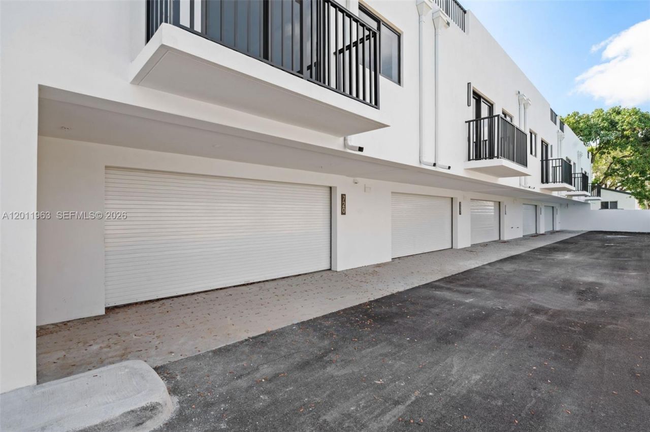 720 NW 55th Ter, Unit 720, Miami, FL 33127 Photo