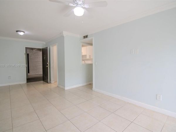 10365 N Kendall Dr, Unit D1, Miami, FL 33176