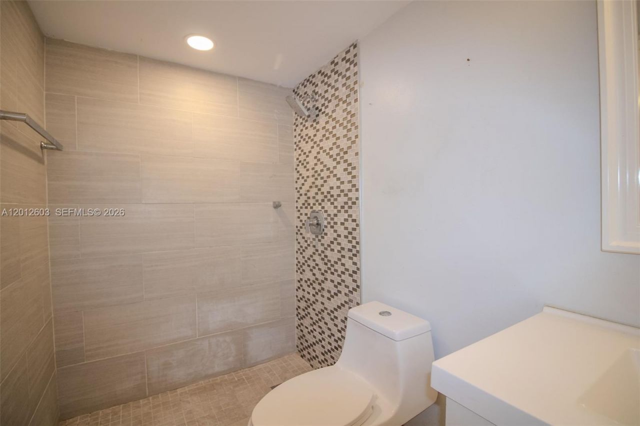 10365 N Kendall Dr, Unit D1, Miami, FL 33176 Photo