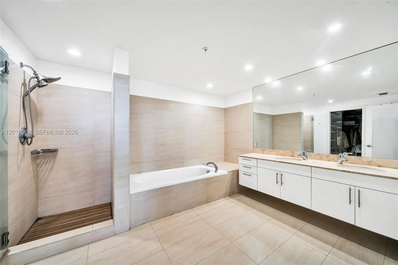 7929 West Dr, Unit 1501, North Bay Village, FL 33141 Photo