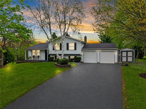 68 Paddock Drive, Henrietta, NY 14467