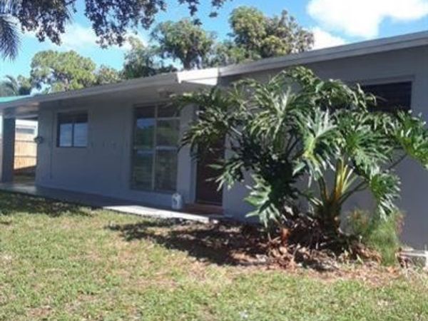 223 SE 14th Place, Deerfield Beach, FL 33441