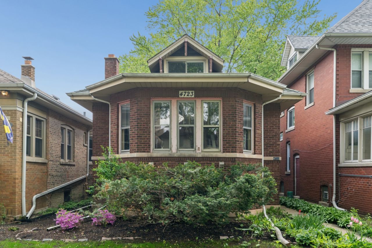 4723 N Sacramento Avenue, Chicago, IL 60625 Main Photo