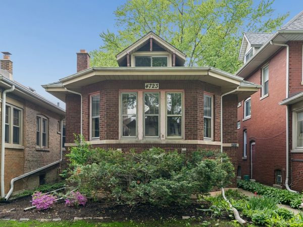 4723 N Sacramento Avenue , Chicago, IL 60625