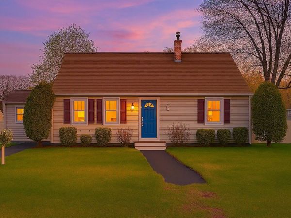 14 Trinity Drive, Nashua, NH 03063