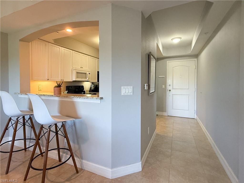 1100 Pine Ridge Rd , Unit B405, Naples, FL 34108 Photo