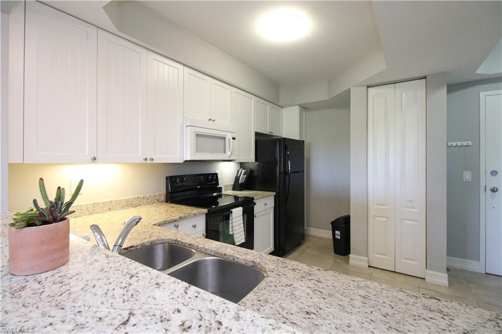 1100 Pine Ridge Rd , Unit B405, Naples, FL 34108 Photo