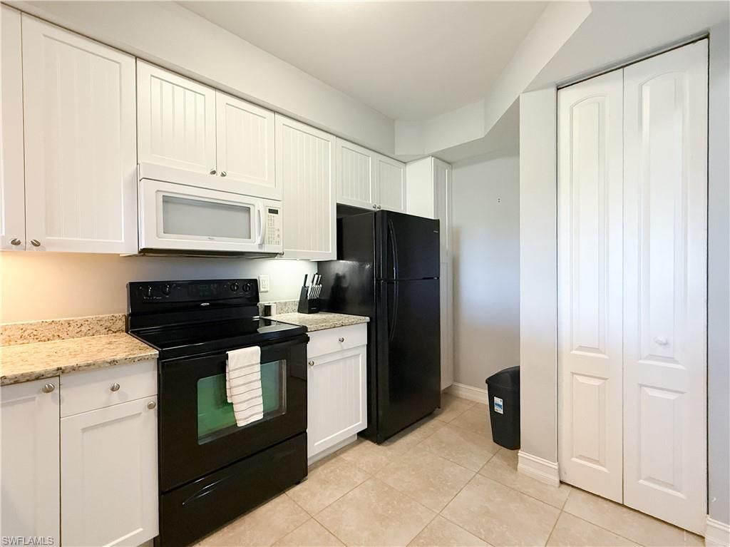 1100 Pine Ridge Rd , Unit B405, Naples, FL 34108 Photo