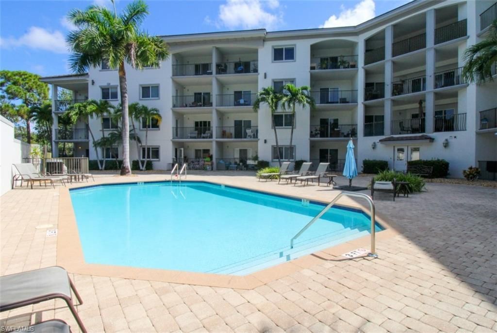 1100 Pine Ridge Rd , Unit B405, Naples, FL 34108 Photo