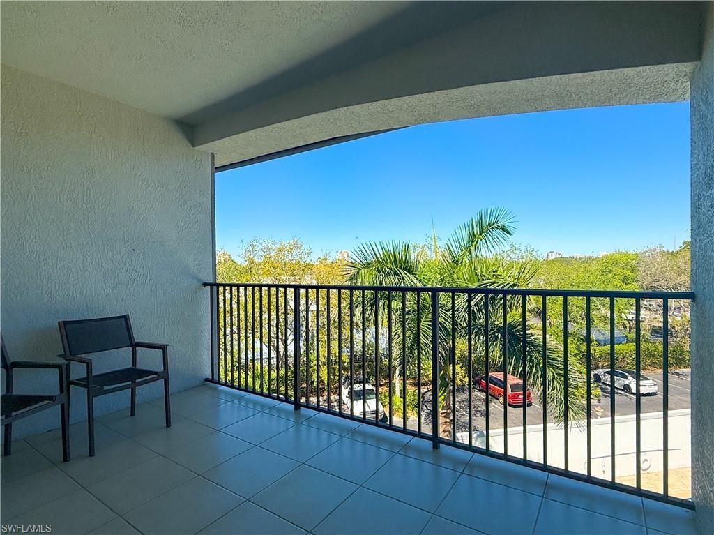 1100 Pine Ridge Rd , Unit B405, Naples, FL 34108 Photo