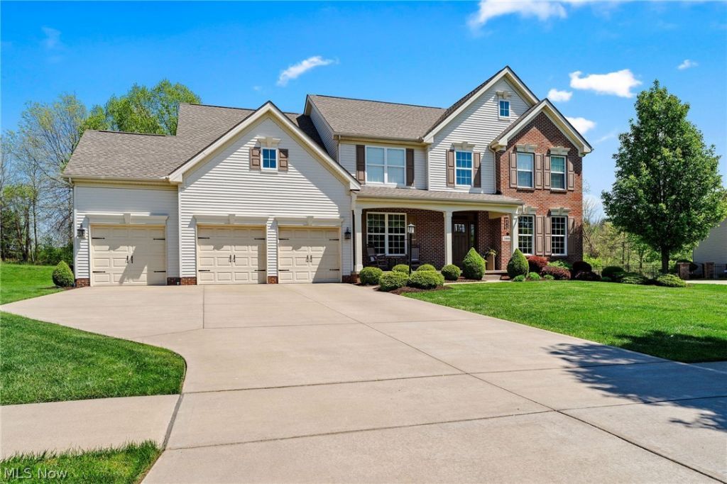 2886 Parnham Drive , Medina, OH 44256 Main Photo
