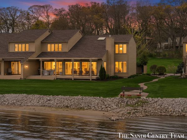 15780 N Prospect Point Drive, Spring Lake, MI 49456