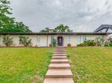 7136 Lyre Lane, Dallas, TX 75214