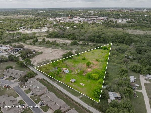 310 Clark Lane , Stephenville, TX 76401