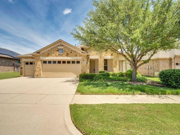 9305 Water Oak Court, Arlington, TX 76002