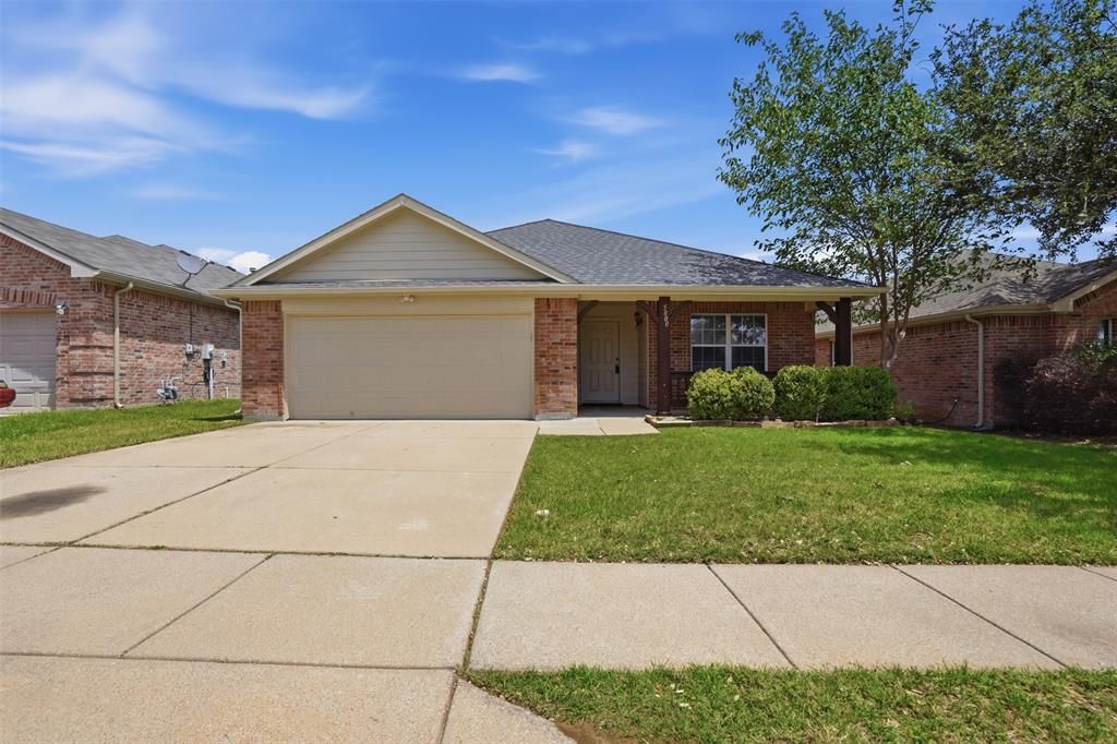 5800 Blue Ribbon Road, Fort Worth, TX 76179 Main Photo