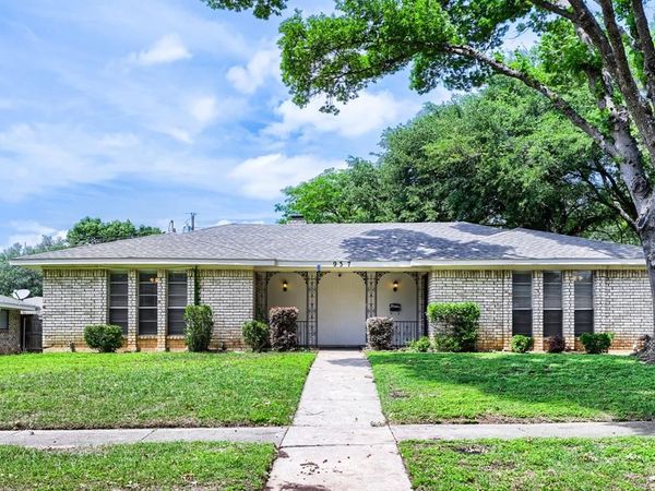 937 Birchwood Drive , Lancaster, TX 75146