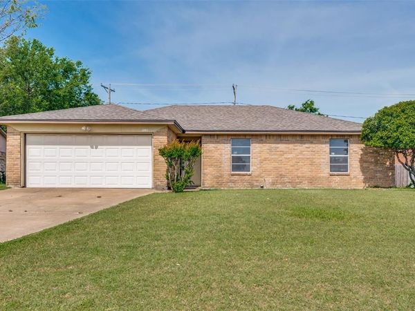 7105 Hanging Cliff Place , North Richland Hills, TX 76182