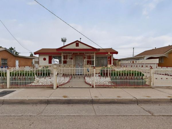 122 46th Street SW, Albuquerque, NM 87105