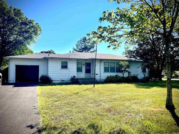 312 E Searcy St , Kensett, AR 72082