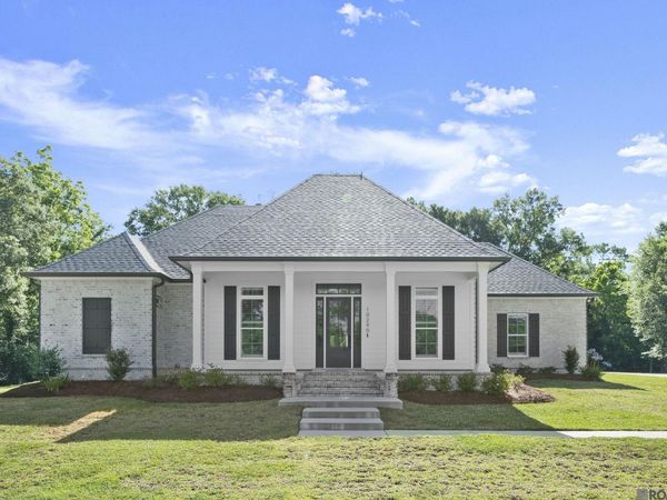 10290 Bayou Crossing, St Amant, LA 70774