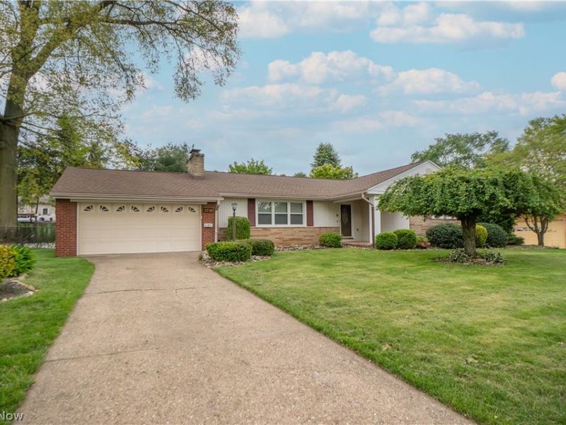 1718 Dexter Road NE, Massillon, OH 44646 Photo 1