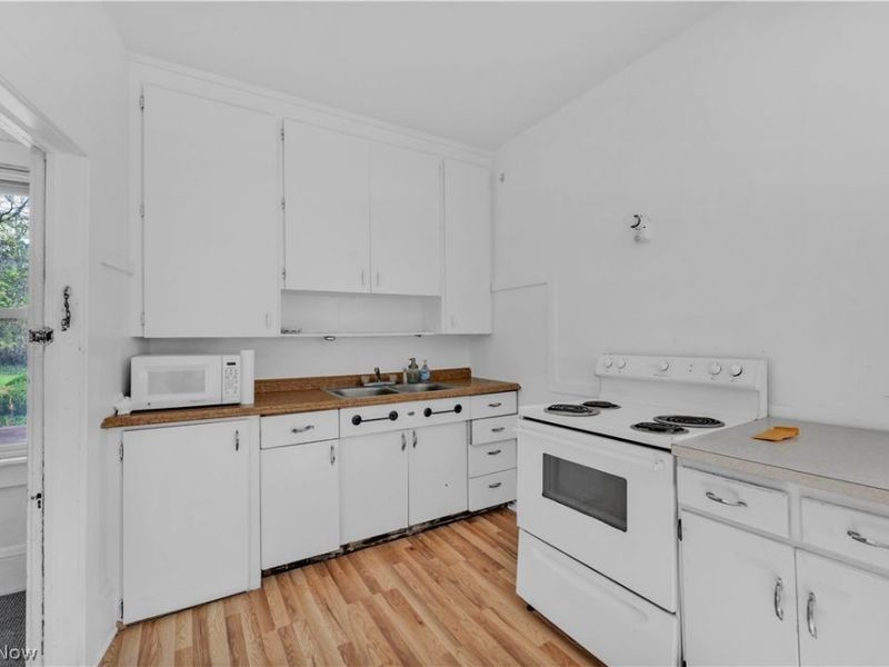 2197 Murray Hill Road, Cleveland, OH 44106 Photo 42