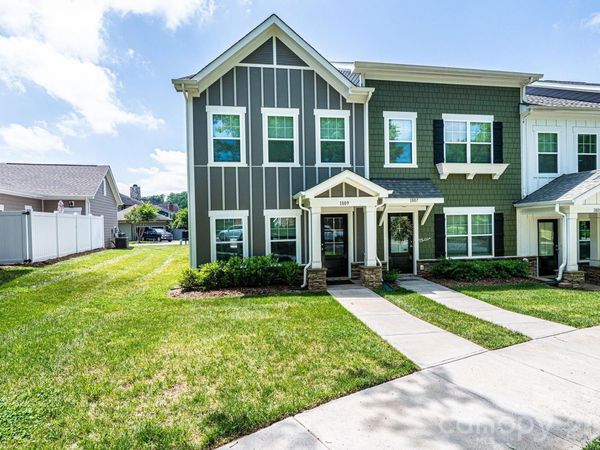 1809 Edgewater Drive NW, Conover, NC 28613