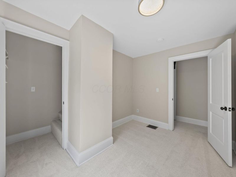 81 W Lakeview Avenue W, Columbus, OH 43202 Photo 23