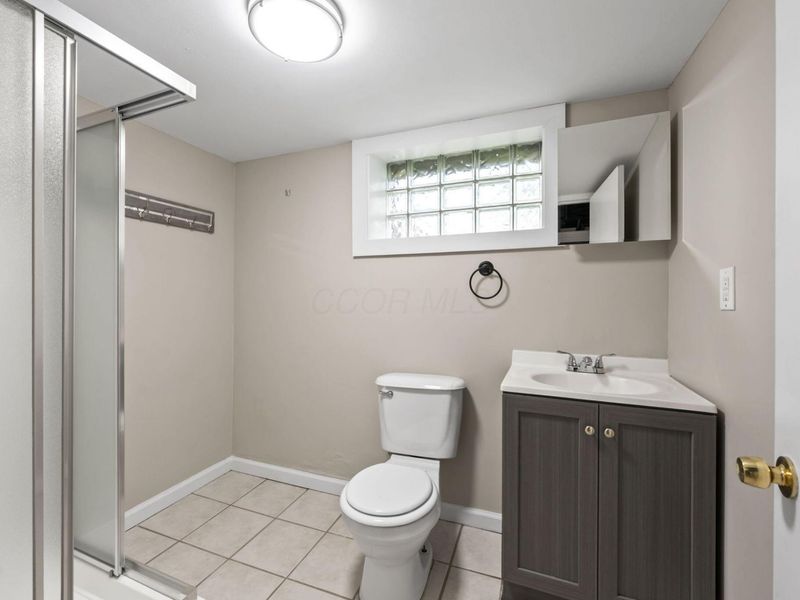 81 W Lakeview Avenue W, Columbus, OH 43202 Photo 35