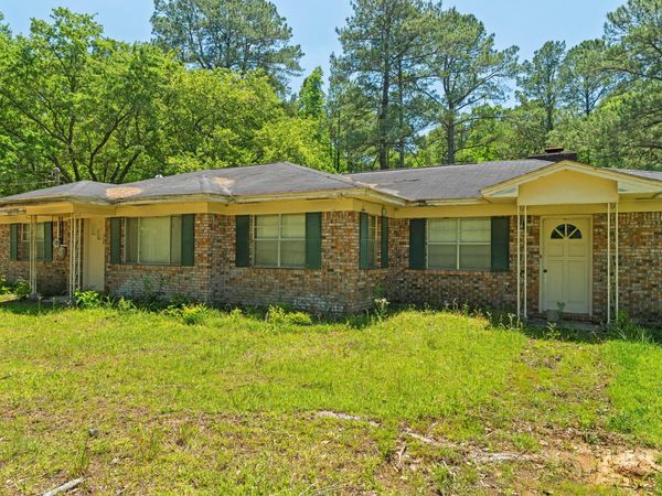 51 Old Rawls Springs Rd., Hattiesburg, MS 39402