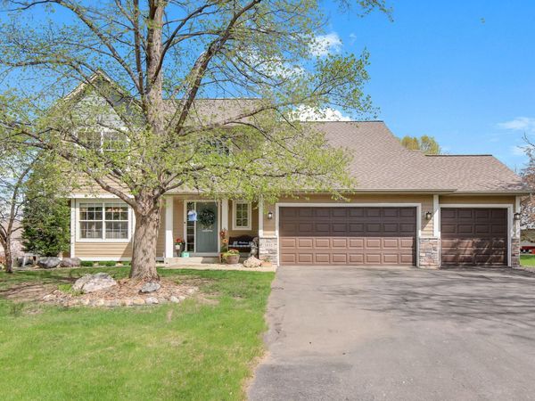 3851 Featherstone Circle, Woodbury, MN 55125