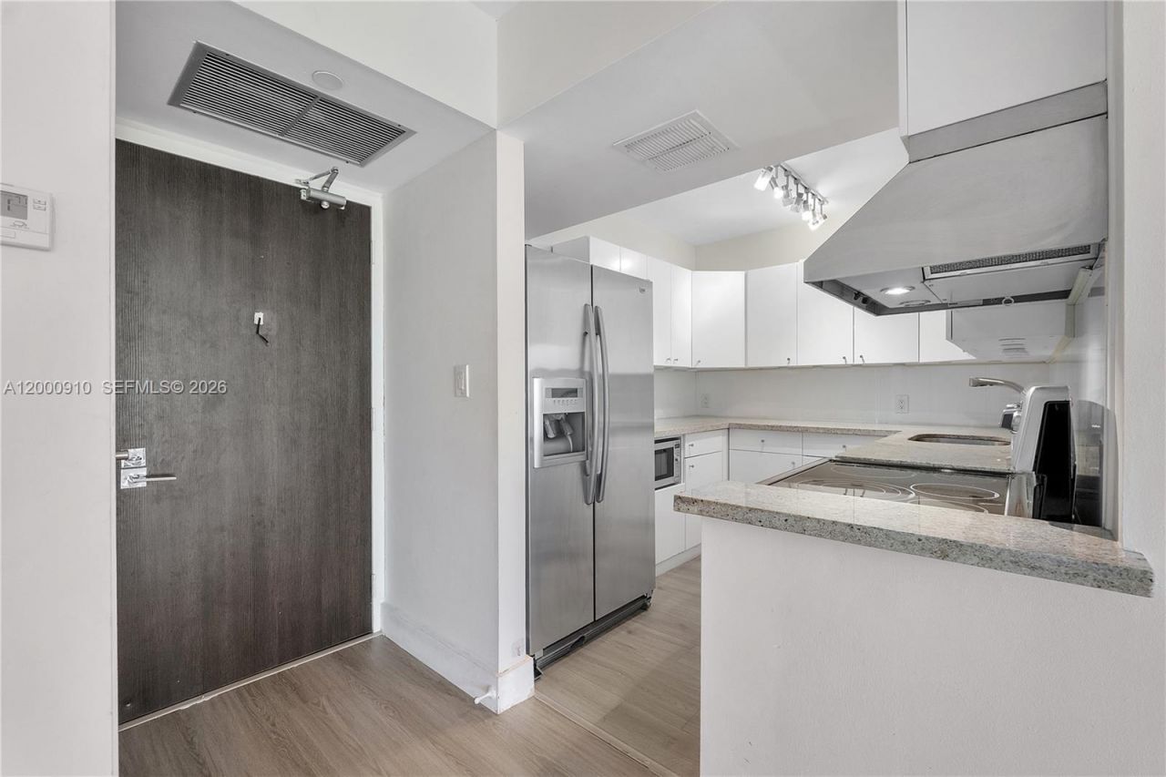 20335 W Country Club Dr, Unit 208, Aventura, FL 33180 Photo