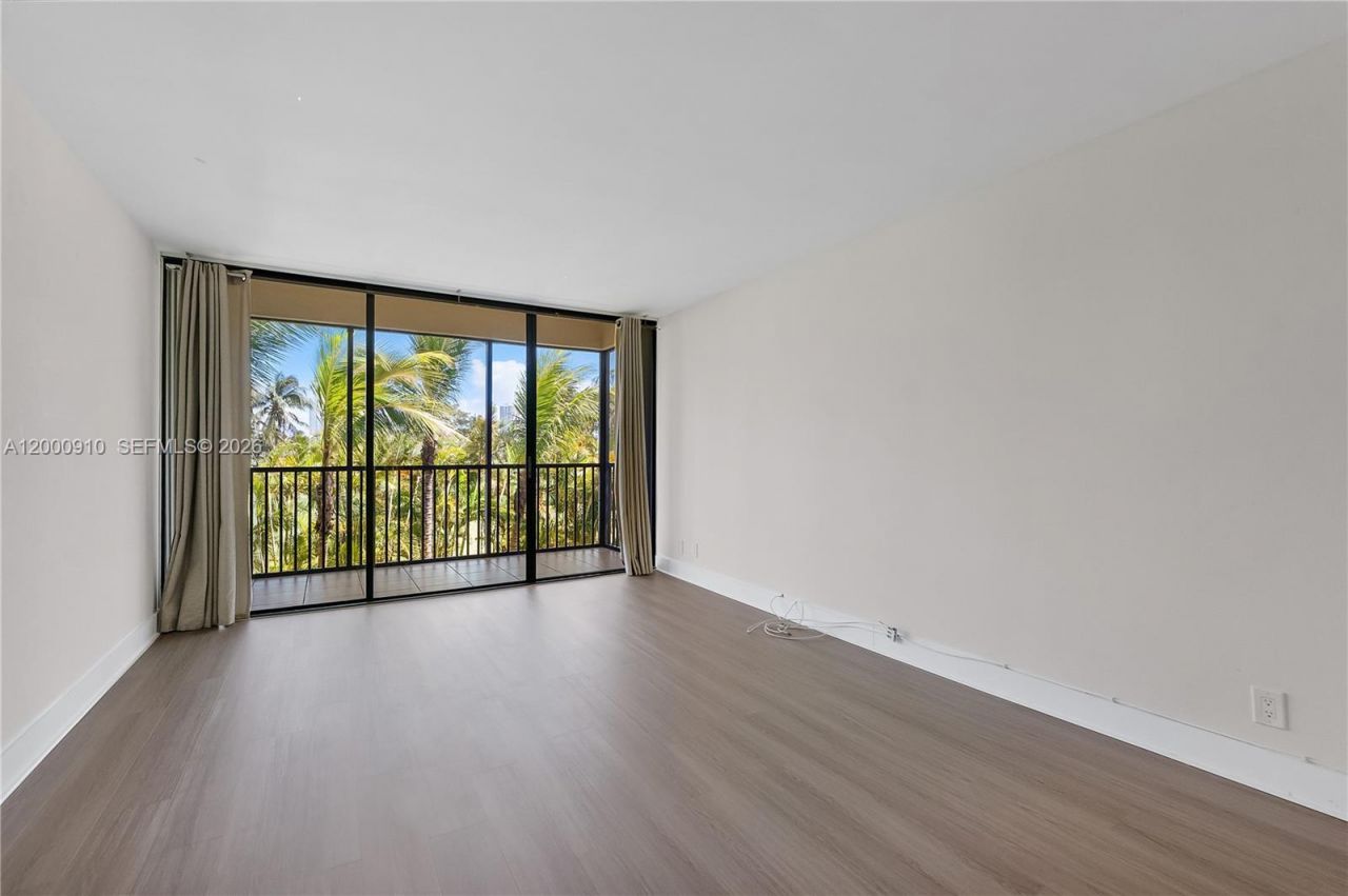 20335 W Country Club Dr, Unit 208, Aventura, FL 33180 Photo