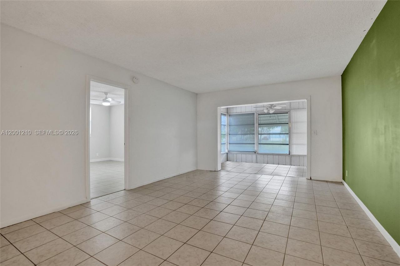 3051 NW 46th Ave, Unit 101, Lauderdale Lakes, FL 33313 Photo